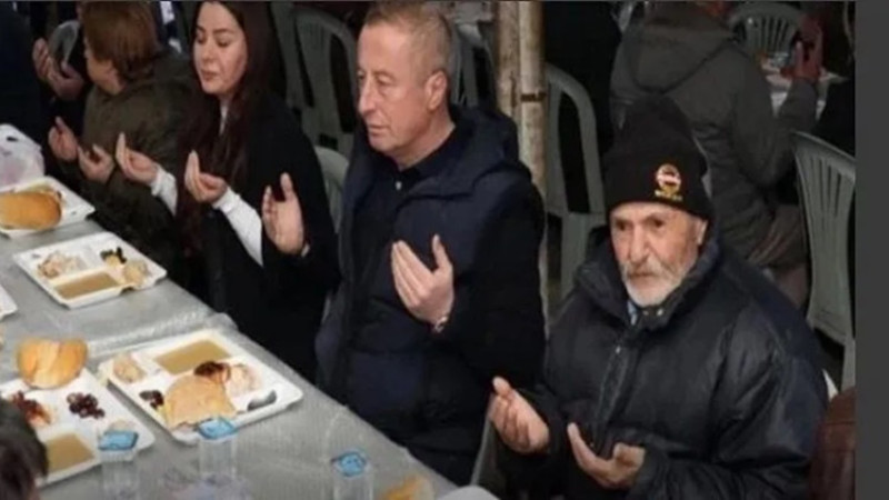 Hakan Şeref Olgun, Çay'da depremzede vatandaşlarla iftarda buluştu