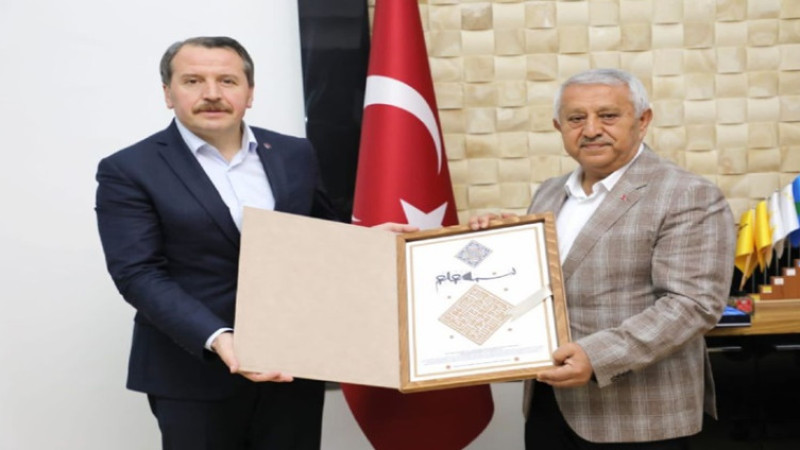 Memur-Sen Genel Başkanı Ali Yalçın'dan Mehmet Zeybek'e ziyaret