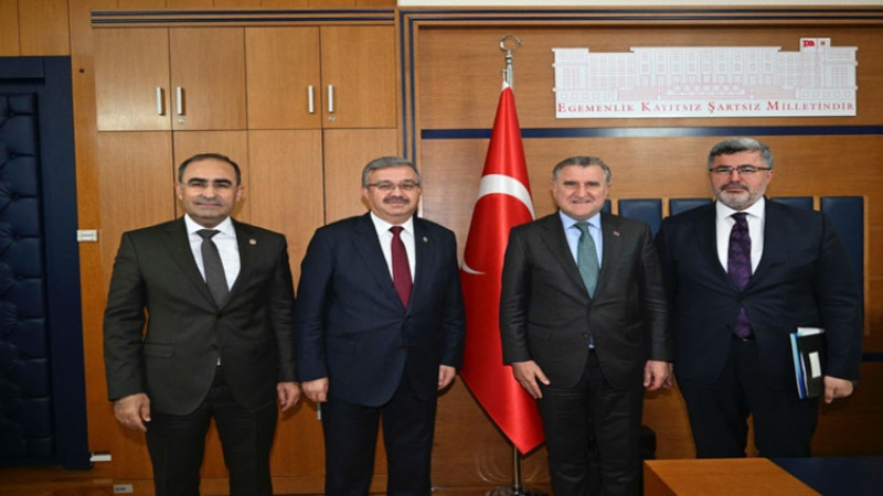AK Parti milletvekilleri Spor Bakanı Bak ile buluştu