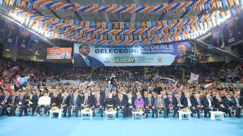 AK Parti yeni dönemin belediye başkan adaylarını tanıttı