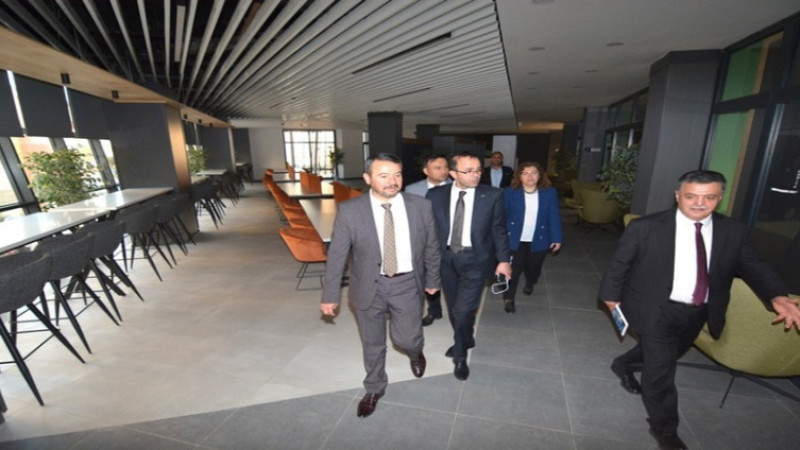 Belediye Başkanı Adnan Öztaş, çeşitli ziyaretlerde bulundu