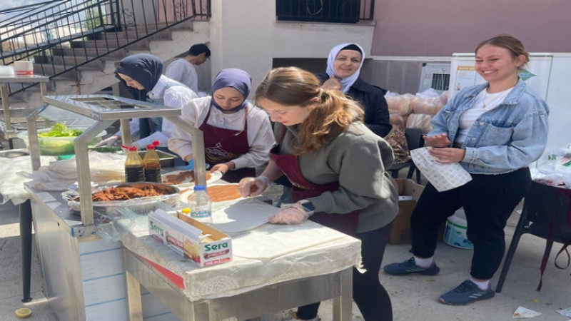 Sosyal Bilimler Lisesinde Bahar Şenliği ve Kermes etkinliği düzenlendi