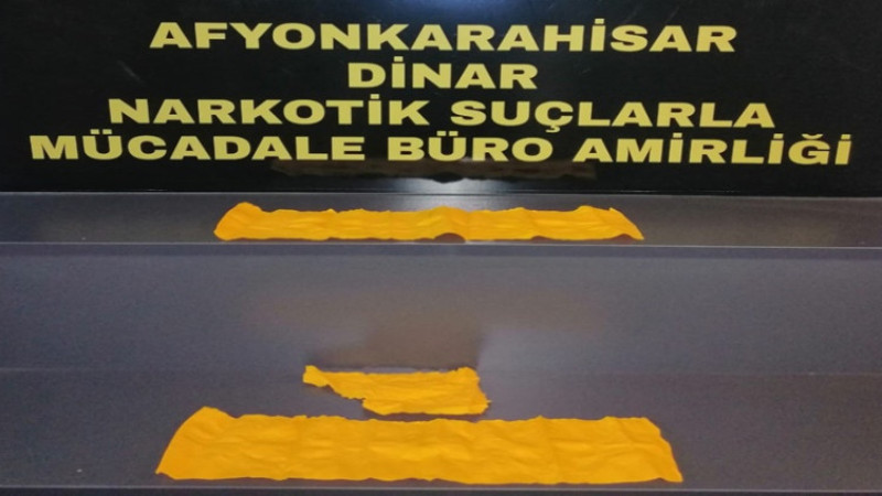 Emniyet tarafında peçeteye emdirilmiş uyuşturucu maddeler yakalandı