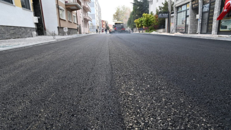 Emirdağ’da sıcak asfalt çalışmaları tamamlandı