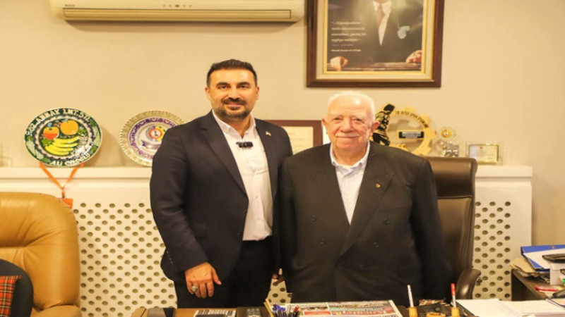 Başkan Kavak'tan hal esnafına ve sağlık camiasına ziyaret