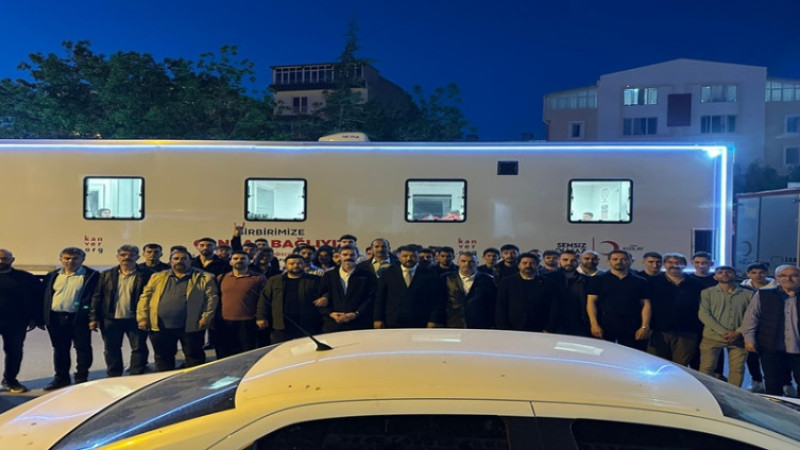Ülkü Ocakları tarafından yüzlerce ünite kan bağışlandı
