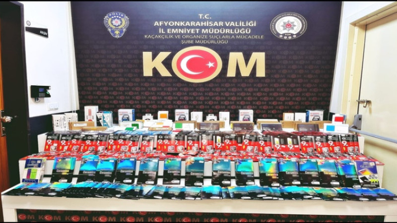 Emniyet tarafından bir iş yerinde kaçakçılık baskını
