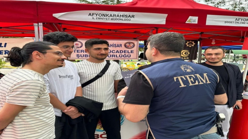 Emniyet, El Ele Güvenli Geleceğe projesinde bilgilendirmeler yapıldı
