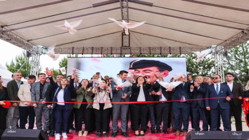 Belediye tarafından Bülent Ecevit Parkı açıldı