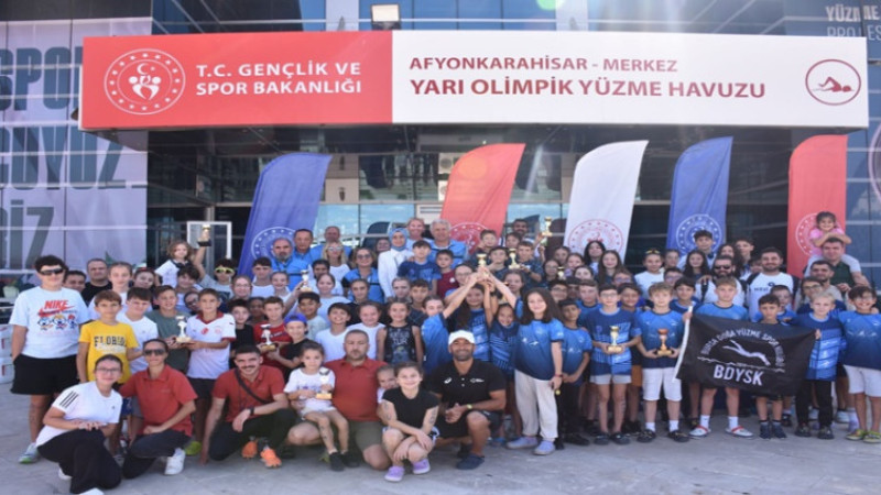 Triatlon Yarışları Afyon’da 95 sporcunun katılımıyla tamamlandı