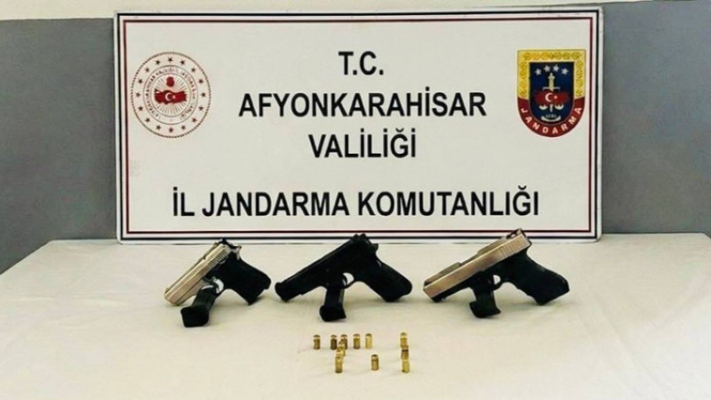 Sinanpaşa ilçesinde düğünde silah atan şahıslar yakalandı