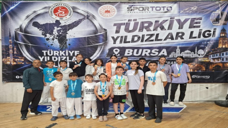 Afyonkarahisarlı Karateciler, Bursa’dan 11 madalya ile döndü