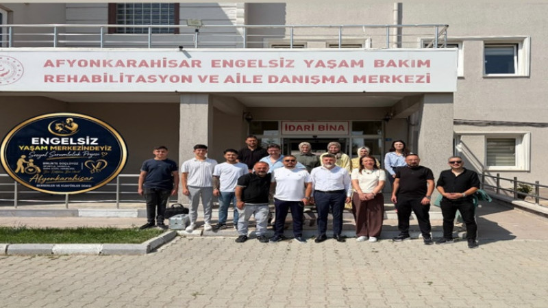 Afyonkarahisarlı berber ve kuaförlerden anlamlı ziyaret