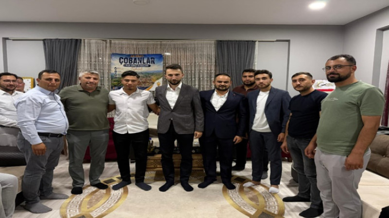 Çobanlar'da AK Gençlik gövde gösterisi yaptı